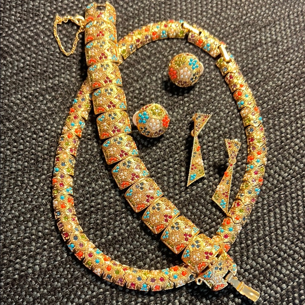 Elegant Gold and Multicolor Jewelry Set